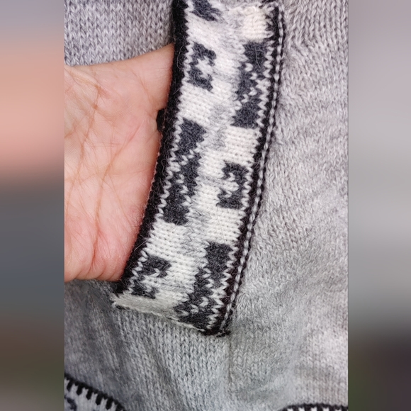 Alpaca. Gray Hoodie Sweater SZ.Med - Picture 3 of 6